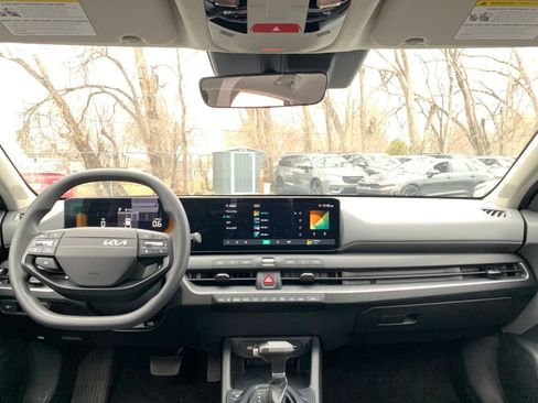 Used 2025 Kia K4 FWD image 32