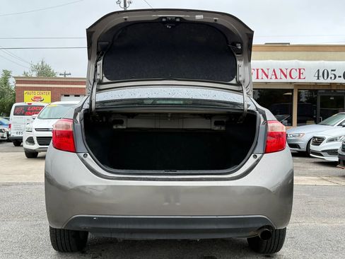 Used 2017 Toyota Corolla LE w/ LE Eco Premium Package FWD image 5