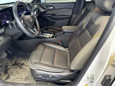 Used 2024 Chevrolet Trax ACTIV w/ Sunroof Package FWD image 2