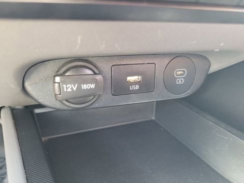 Used 2024 Hyundai Elantra SEL image 25