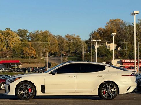 Used 2019 Kia Stinger GT1 image 8