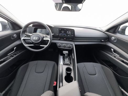 New 2026 Hyundai Elantra SE FWD image 13
