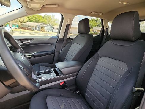 Used 2021 Ford Edge SE FWD image 7