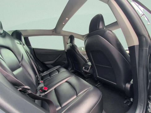 Used 2022 Tesla Model 3 Standard Range RWD image 29