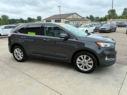 Used 2021 Ford Edge Titanium AWD/4WD image 4