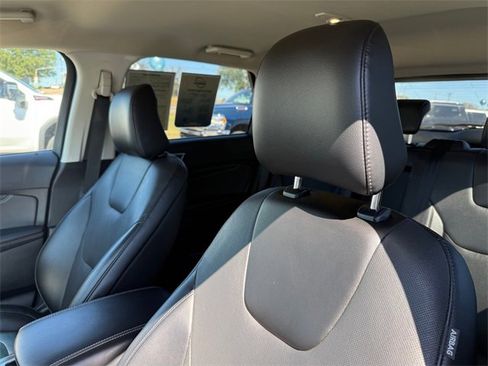 Used 2022 Ford Edge Titanium w/ Equipment Group 301A image 10