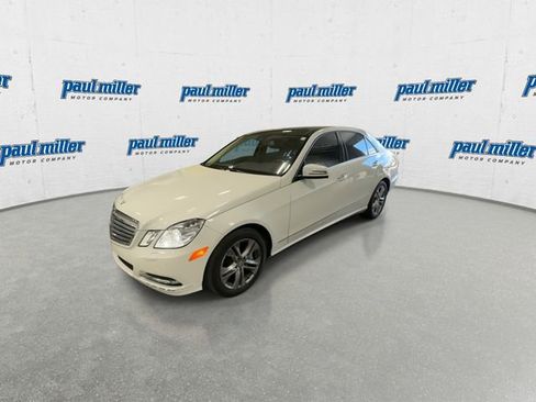 Used 2011 Mercedes-Benz E 550 Sedan image 5