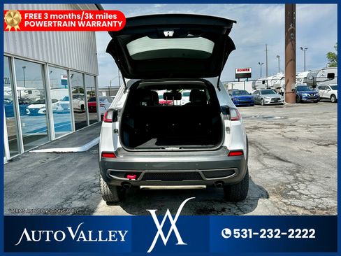 Used 2021 Jeep Cherokee Trailhawk image 36