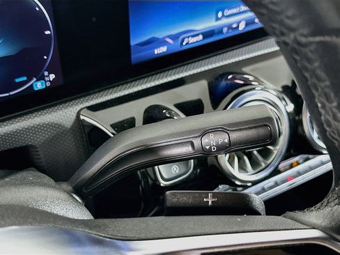 Used 2025 Mercedes-Benz CLA 250 image 25