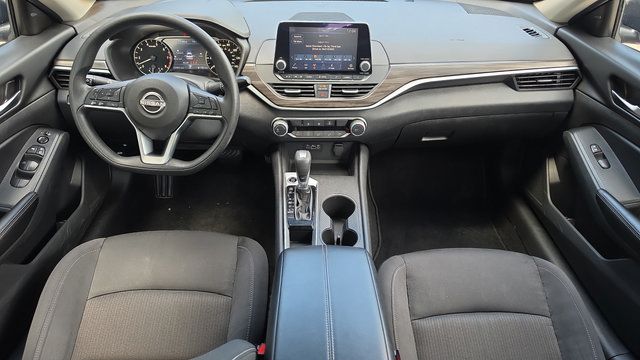 Used 2025 Nissan Altima 2.5 SV FWD image 7
