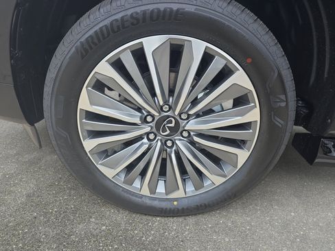 New 2026 INFINITI QX80 Luxe image 31