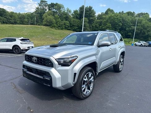 Used 2025 Toyota 4Runner TRD Sport Premium AWD/4WD image 4