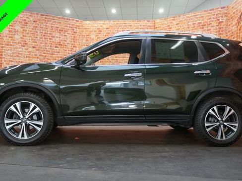 Used 2019 Nissan Rogue SV w/ Sun & Sound Touring Package image 4