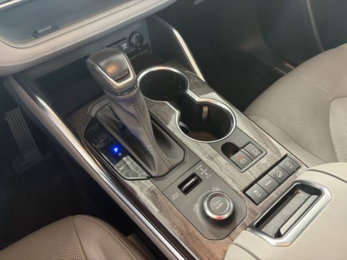 Used 2021 Toyota Highlander Platinum AWD/4WD image 19