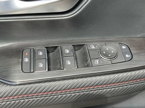New 2026 Nissan Kicks SR w/ Cold Weather Package FWD image 12