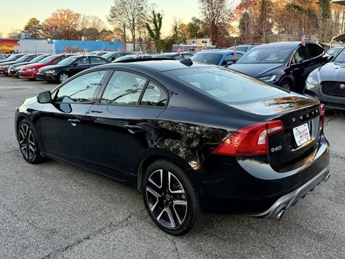Used 2017 Volvo S60 T5 Dynamic image 4
