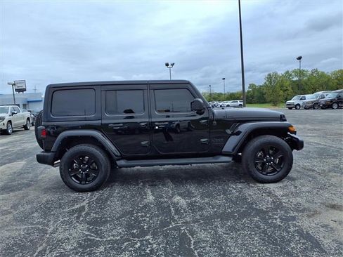 Used 2021 Jeep Wrangler Unlimited Sahara image 6