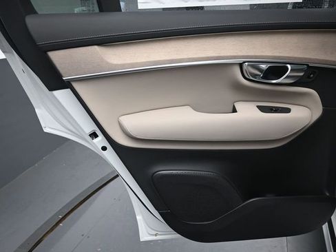 New 2026 Volvo XC90 T8 Plus w/ Protection Package Premier AWD/4WD image 23