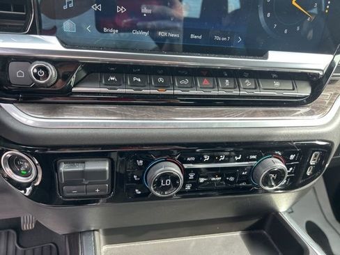 Used 2022 Chevrolet Silverado 1500 LTZ w/ LTZ Convenience Package II image 25