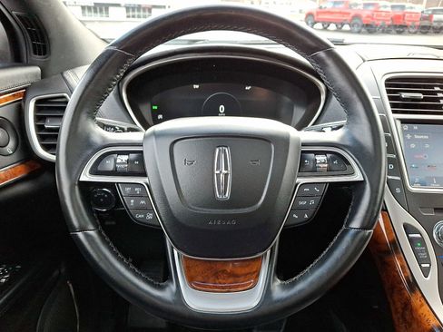 Used 2020 Lincoln Nautilus Reserve image 21