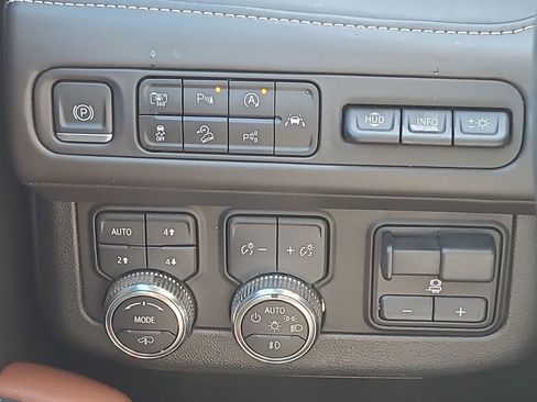 Certified 2024 GMC Yukon XL Denali Ultimate image 18