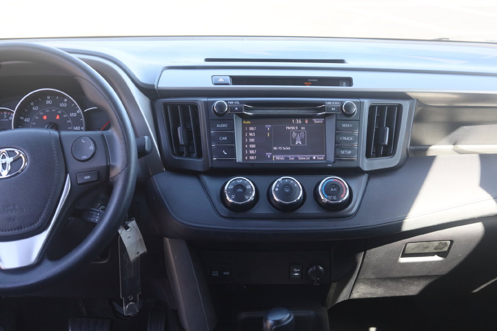 Used 2016 Toyota RAV4 LE AWD/4WD image 21
