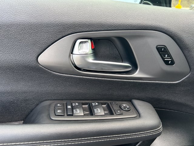 Used 2025 Chrysler Pacifica Select FWD image 22