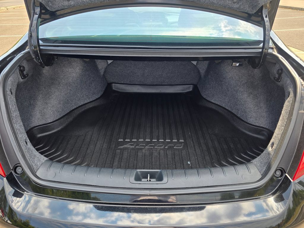 Used 2017 Honda Accord EX-L image 13