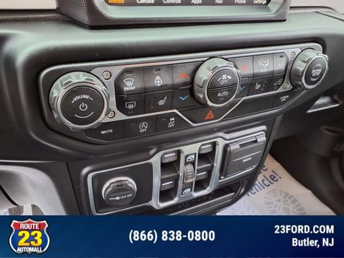 Used 2021 Jeep Wrangler Unlimited Islander image 19