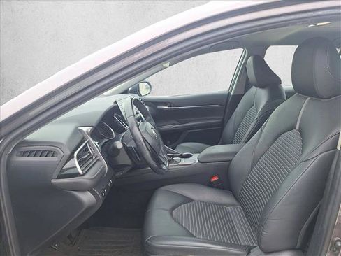 Used 2024 Toyota Camry SE FWD image 11