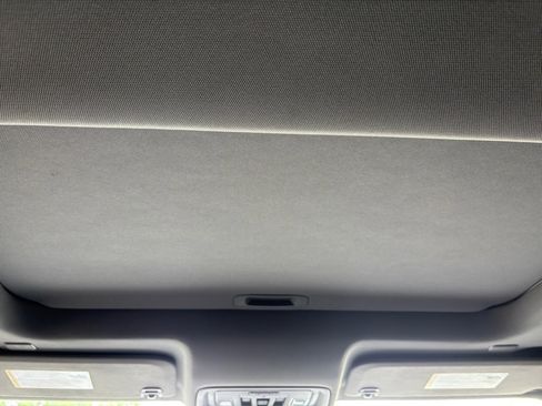 Used 2024 GMC Sierra 1500 SLT image 7