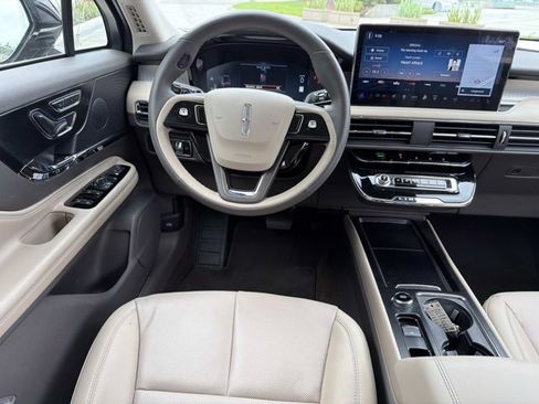 Certified 2023 Lincoln Corsair FWD w/ Equipment Group 101A image 27