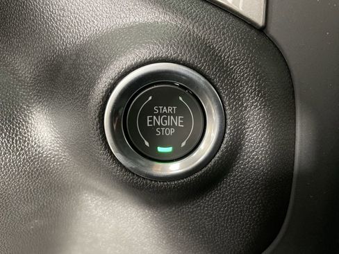 Used 2024 GMC Sierra 2500 Pro w/ Convenience Package image 16