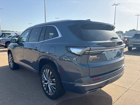 Used 2026 Buick Enclave Avenir w/ Super Cruise Package AWD/4WD image 5