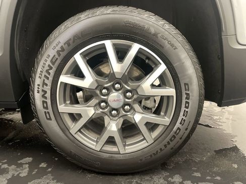 Used 2023 GMC Acadia SLE w/ Driver Convenience Package image 24