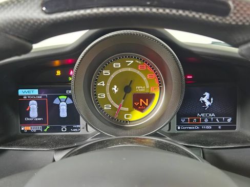 Used 2017 Ferrari 488 GTB RWD image 10