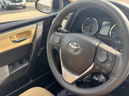 Used 2019 Toyota Corolla LE FWD image 19