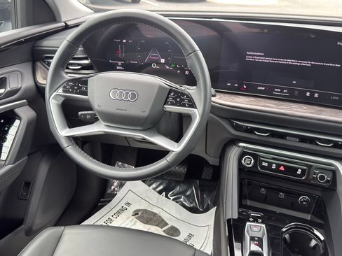 Certified 2025 Audi Q5 Premium w/ Convenience Package AWD/4WD image 27