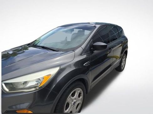 Used 2017 Ford Escape S image 1