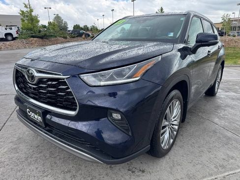 Used 2023 Toyota Highlander Platinum AWD/4WD image 3