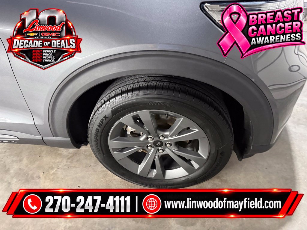 Used 2021 Ford Explorer XLT w/ Equipment Group 202A AWD/4WD image 9