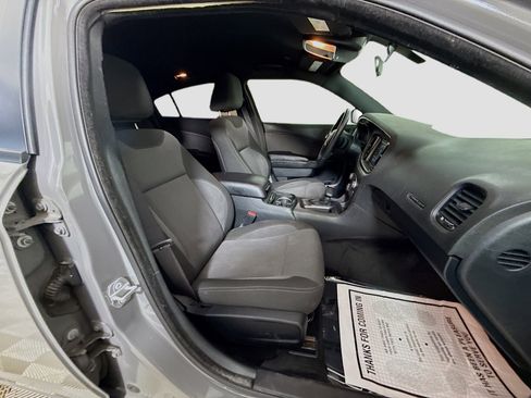 Used 2018 Dodge Charger SXT w/ Blacktop Package RWD image 29