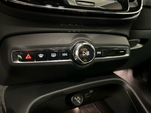 Certified 2024 Volvo C40 P8 Recharge Ultimate AWD/4WD image 18