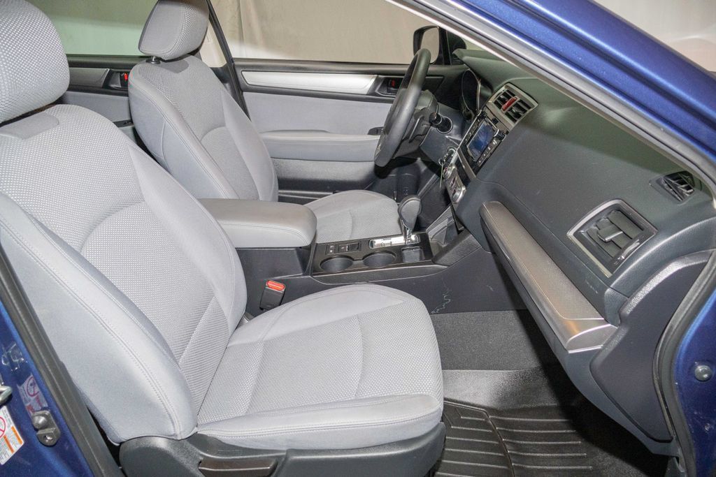 Used 2019 Subaru Outback 2.5i AWD/4WD image 15