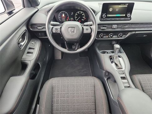 Used 2025 Honda HR-V Sport image 11