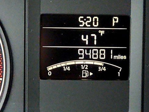 Used 2011 Volkswagen Jetta SEL image 16