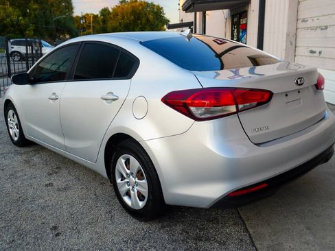 Used 2018 Kia Forte LX image 5