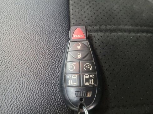 Used 2019 Dodge Grand Caravan SXT FWD image 32