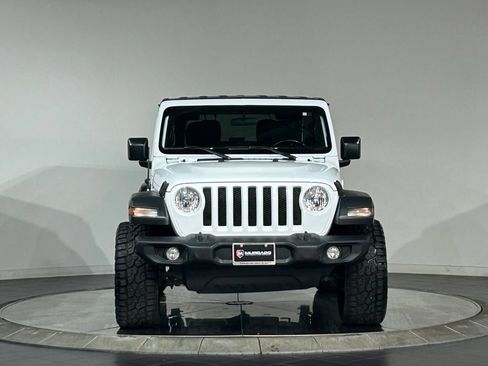 Used 2019 Jeep Wrangler Sport AWD/4WD image 3