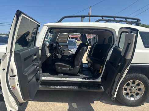 Used 2012 Toyota FJ Cruiser 2WD w/ Convenience Pkg image 35